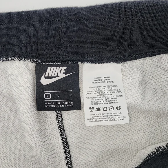 Nike Shorts. Size L - Picture 5 of 5